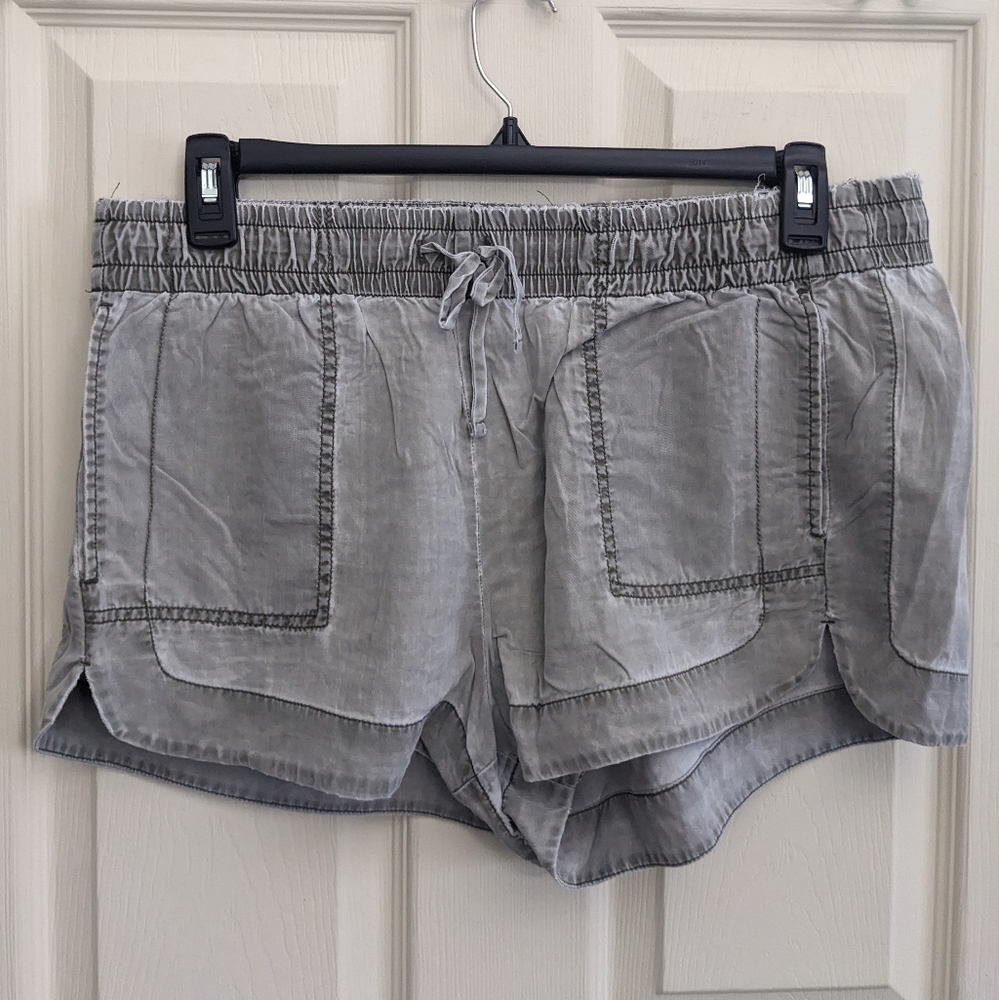 EXPRESS High Rise Tan Mineral Wash Elastic Waist Pull On Shorts size Large